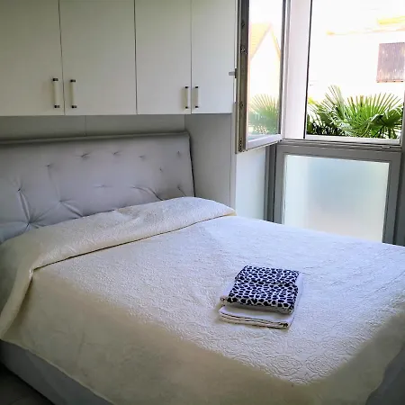 Borgo Paradiso Casa Adele Apartment
